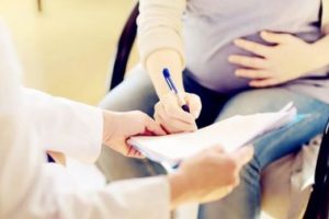 全面了解人工辅助生殖:费用、成功率及关键事项